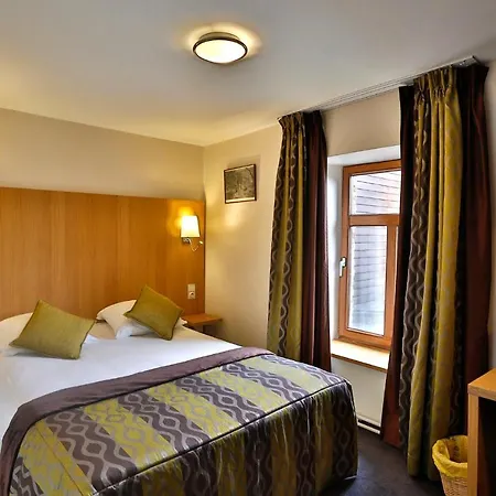 Отель Des Cretes 3*